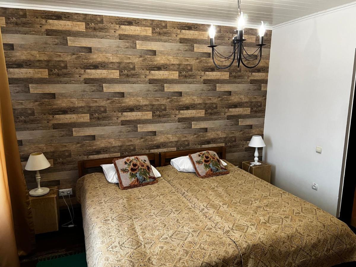 "Дальний Кордон" Hotel Moshchanytsya Екстериор снимка